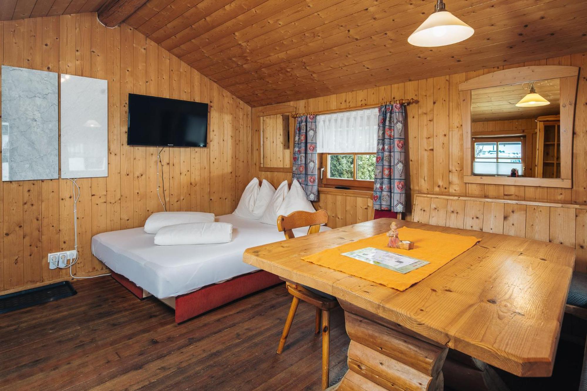 Camping Dreilaendereck Blockhuetten & Apartments Ried im Oberinntal Dış mekan fotoğraf
