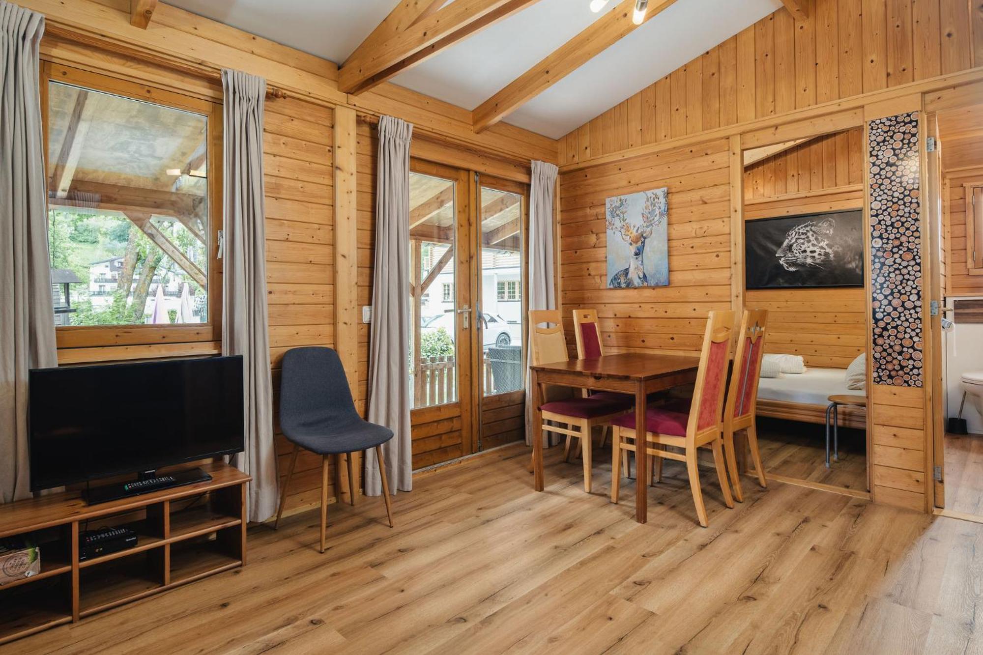 Camping Dreilaendereck Blockhuetten & Apartments Ried im Oberinntal Dış mekan fotoğraf