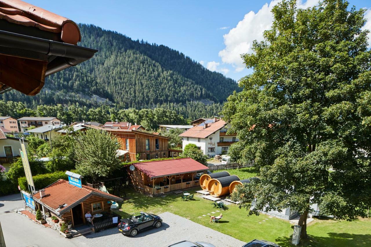 Camping Dreilaendereck Blockhuetten & Apartments Ried im Oberinntal Dış mekan fotoğraf